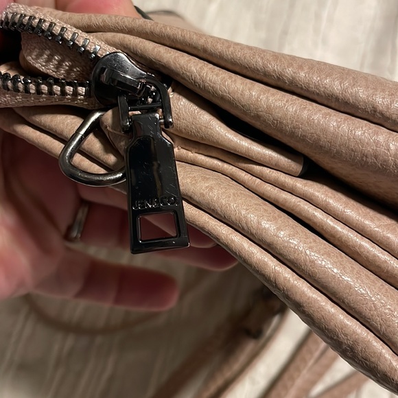 Riley Crossbody by Jen & Co  - Vegan Leather, Eco-Friendly Handbag - Picture 11 of 12